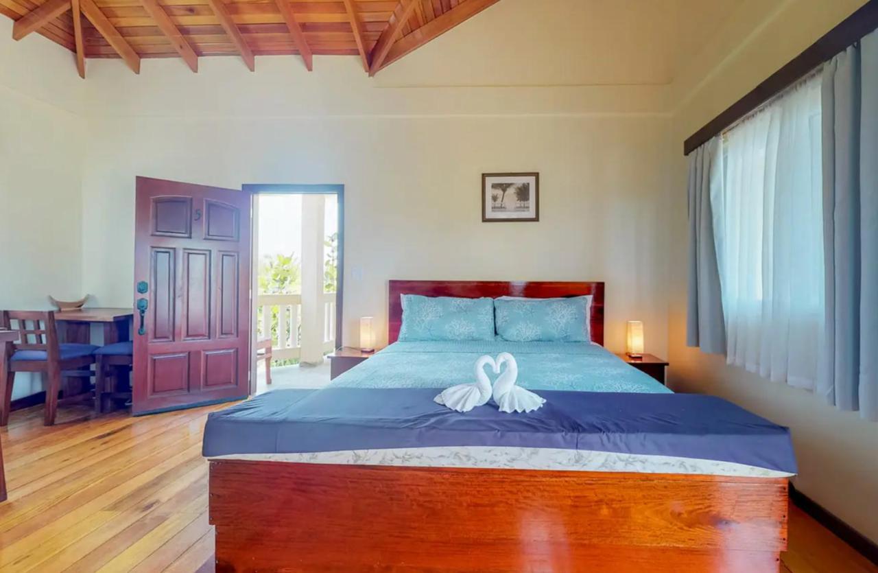 Sandy Feet Beach Resort Placencia Extérieur photo